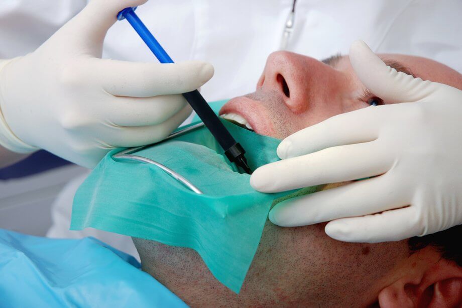 How Does An Endodontist Repair A Cracked Tooth?